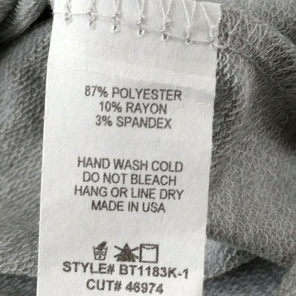 NWT boutique Heart and Tassel top - Picture 6 of 6